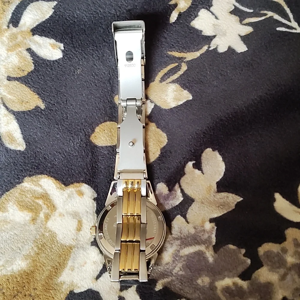 Hp🎯🥳🎉🕺💃Fossil blue rose gold and silver women's watch